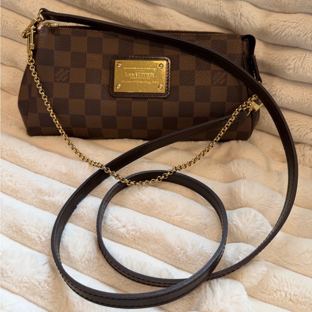 Louis Vuitton Damier Ebene Eva Crossbody Clutch bag⭐️AUTHENTIC ⭐️ - Picture 4 of 16